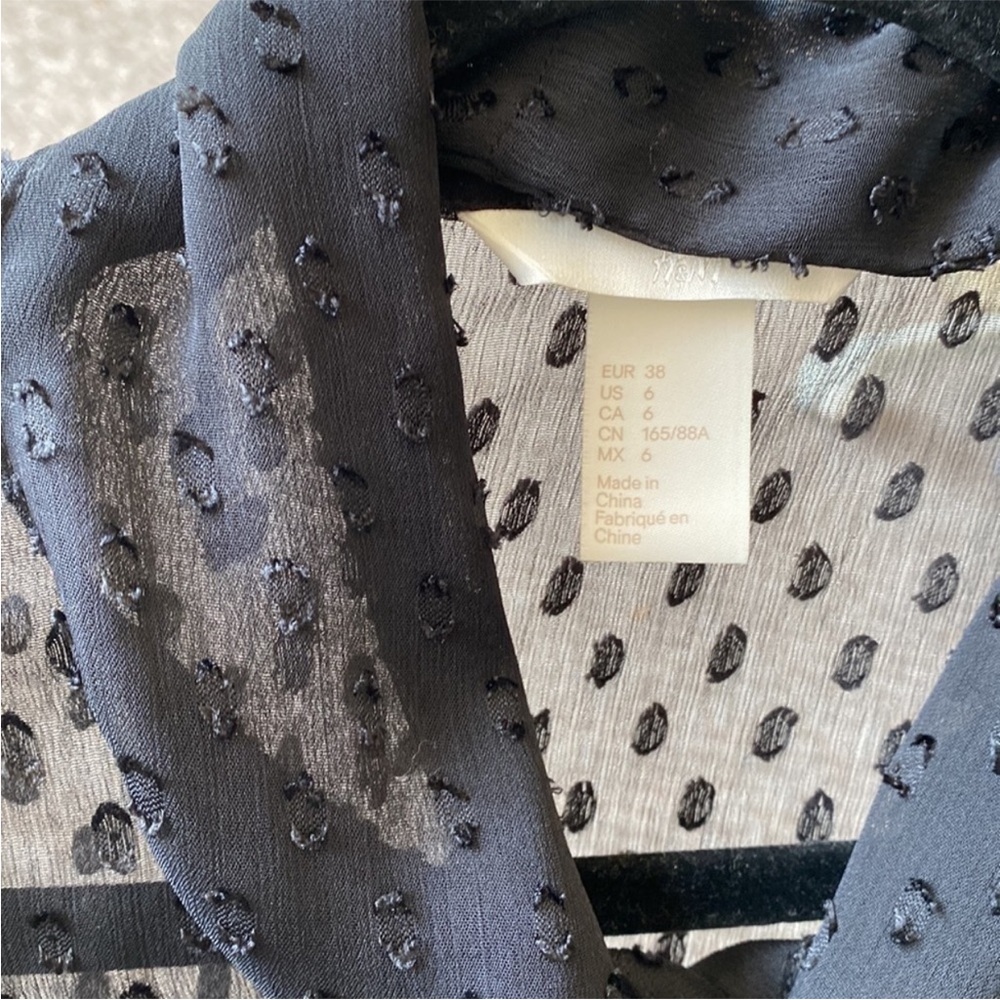H & M Top Blouse - Picture 9 of 10